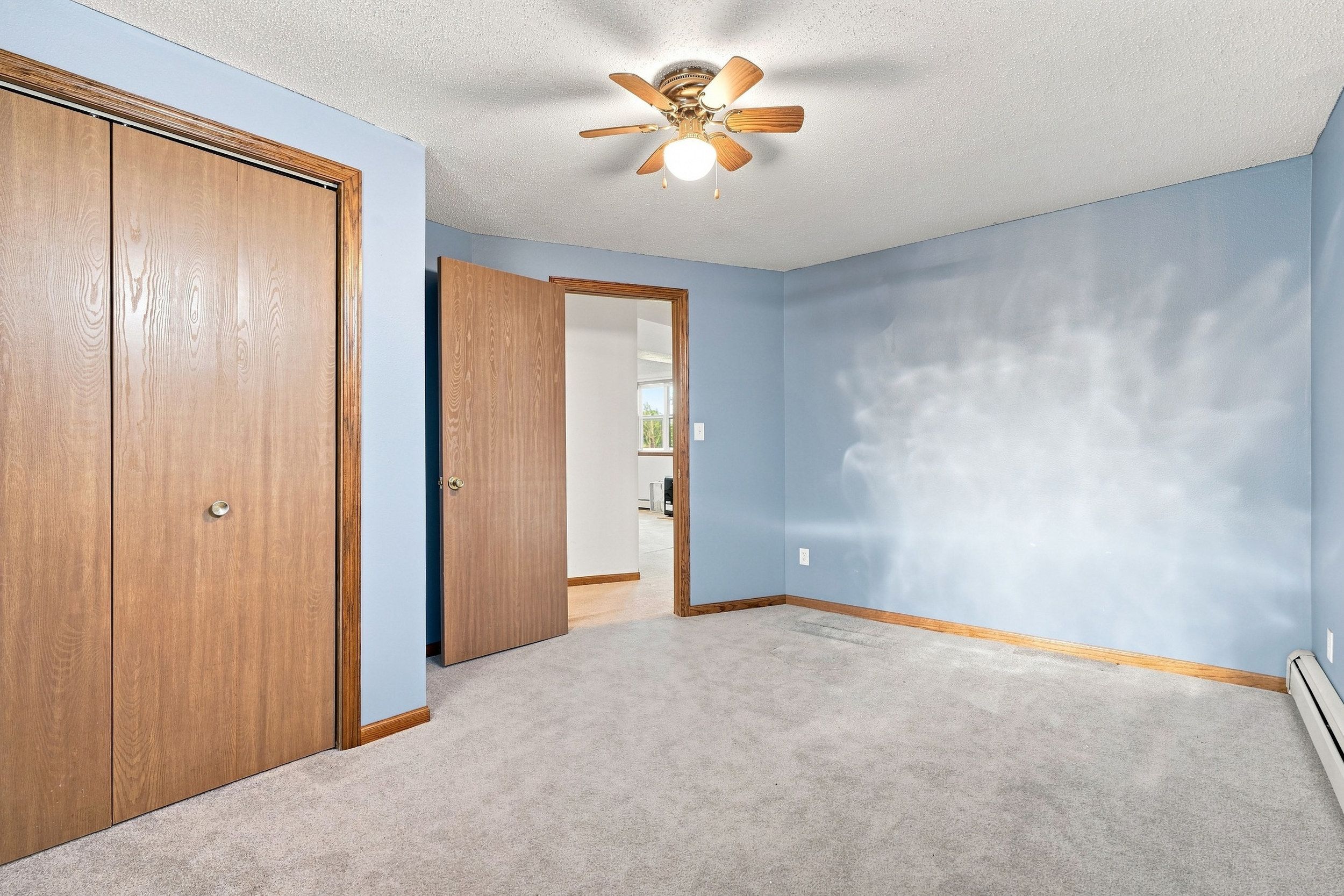 Listing Photo: 2960 160th St 0016-